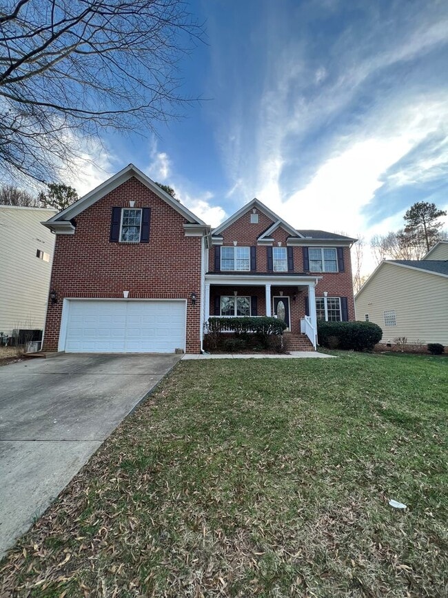 Building Photo - Beautiful 5 bedroom Executive Home In Wakefield