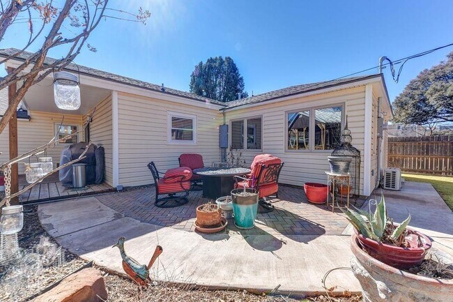 Building Photo - 3318 20th St