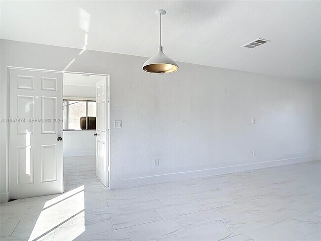 Building Photo - 4487 Pocatella Ave