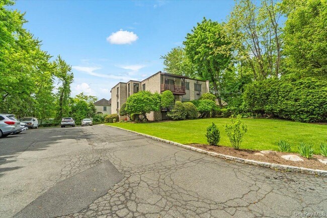 Building Photo - 20 Fisher Ave