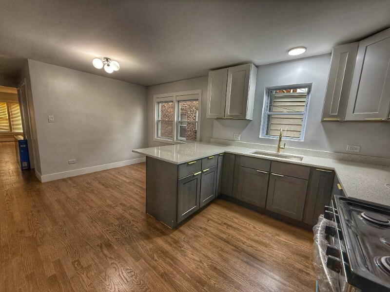 Building Photo - 1619 E 74th Pl