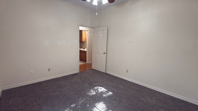 Building Photo - 2106 Middle Creek Blvd
