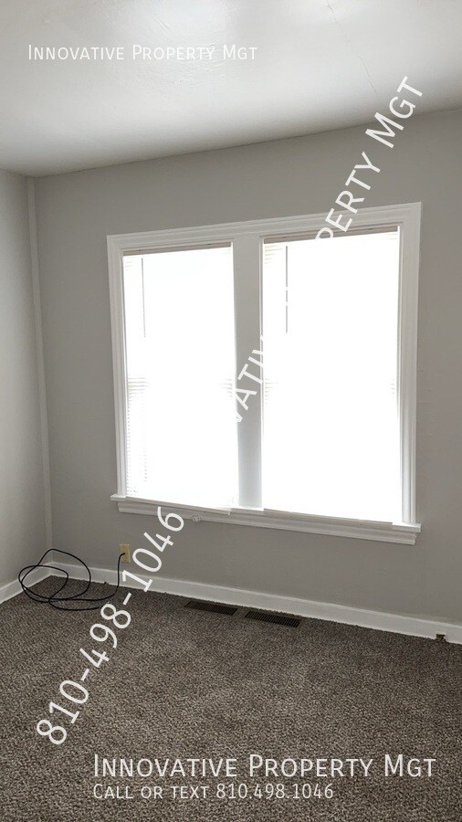 Building Photo - 1012 Farnum Ave