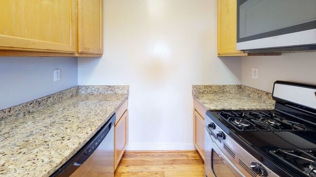 Building Photo - 2615 4th St NE