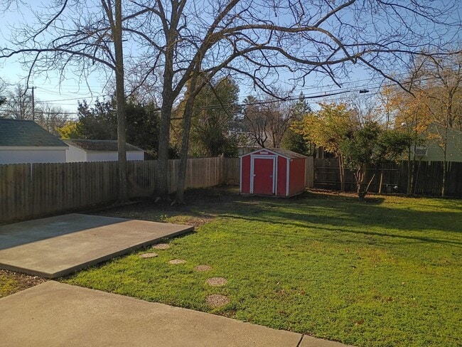 Building Photo - Fully Furnished Gem. Truly Turn-Key Living!