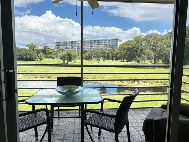 Building Photo - 555 Oaks Ln