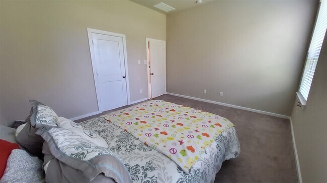 Building Photo - 305 Rise Ln