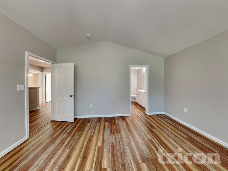 Building Photo - 2918 Tall Oaks Dr