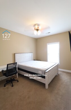 Building Photo - 3-Bedroom, 2-Bath with Pool Access, Private Patio & Walkable Dining!