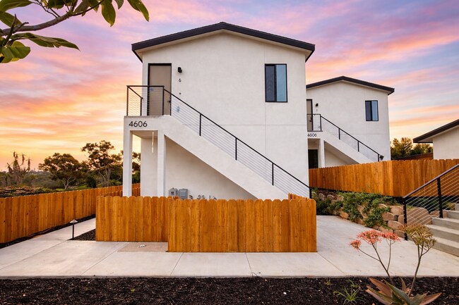 Building Photo - 4606 Shoshoni Ave