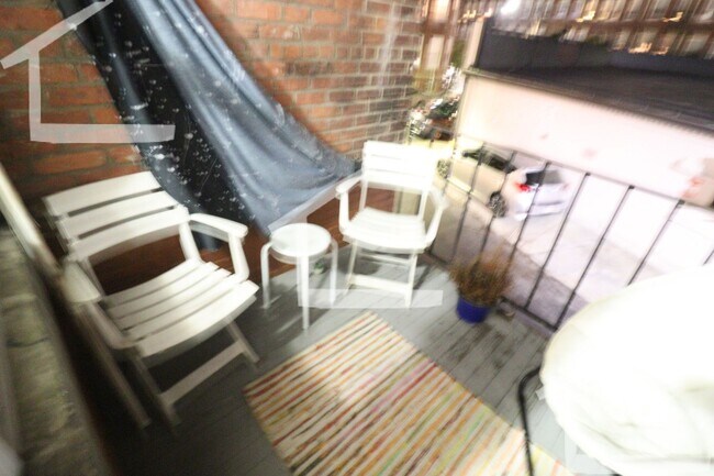 Building Photo - Awesome 2 Bed Apartment for Students