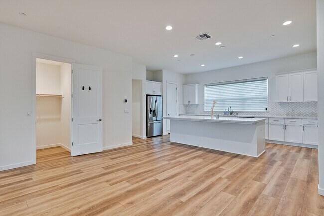 Building Photo - 2248 Solace Loop