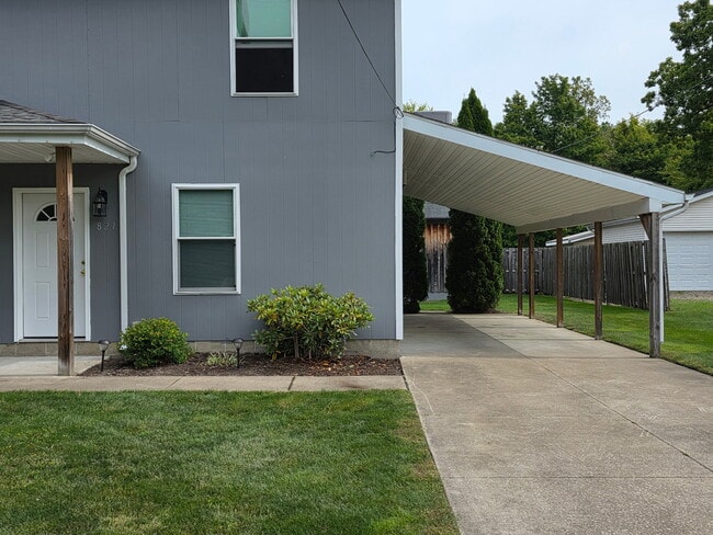 Building Photo - 819 Villa Sites Ave