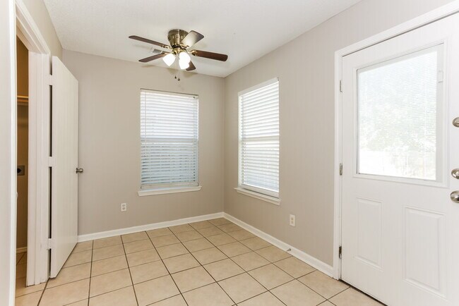 Building Photo - 8104 Gardengate Ct