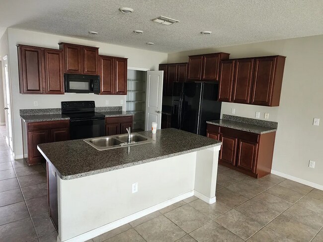 Building Photo - 108 Cascade Bend Dr