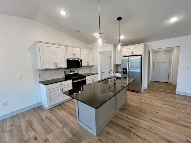 Building Photo - Brand New 3 Bed 2 Bath Duplex in East Manhattan!