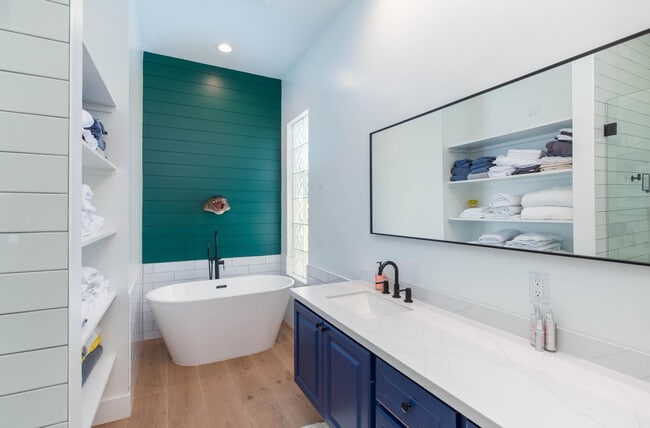 Building Photo - 8217 Xanthus Ln