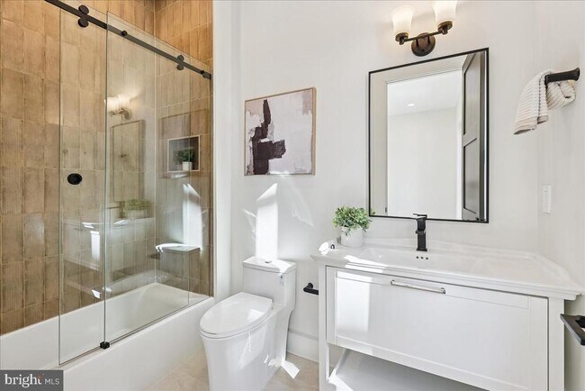 Building Photo - 4428 Albemarle St NW