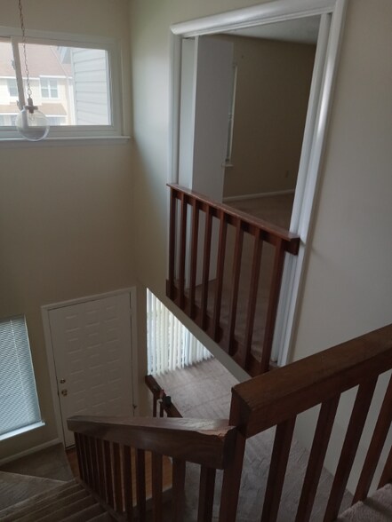 Building Photo - 3631 Chimney Creek Dr