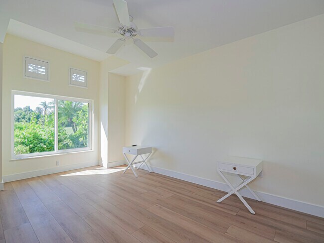 Building Photo - 4791 S Newport Island Dr