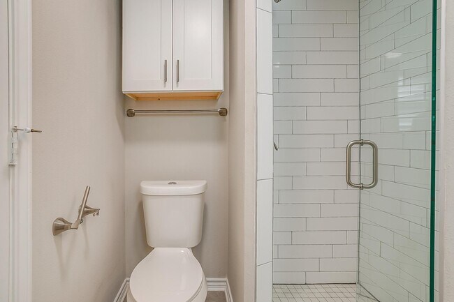 Building Photo - 5076 Matilda St