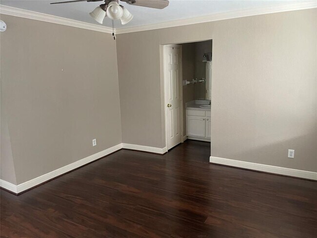 Building Photo - 18101 Heritage Ln