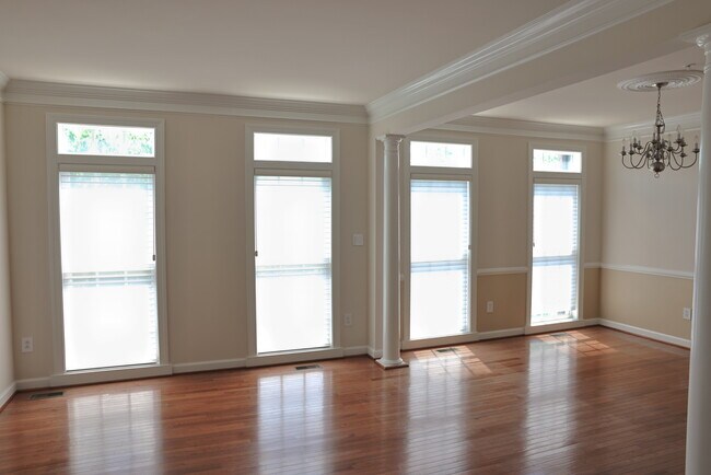 Automatic Blinds - 18 Sharpstead Ln