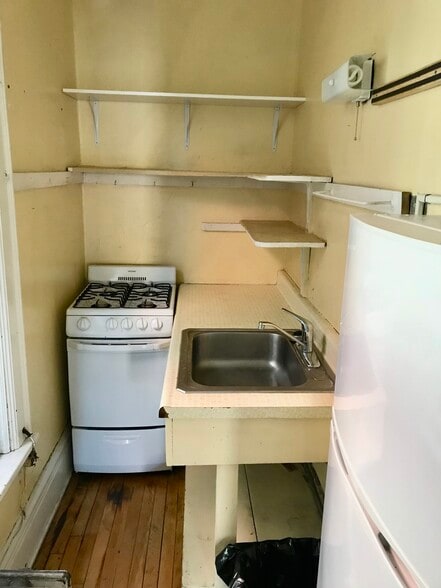 Building Photo - 419 State St