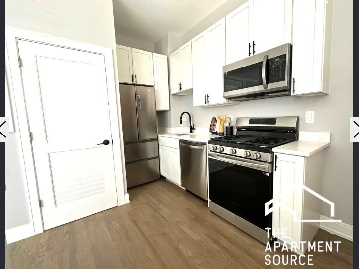 Building Photo - 3840 N Wilton Ave