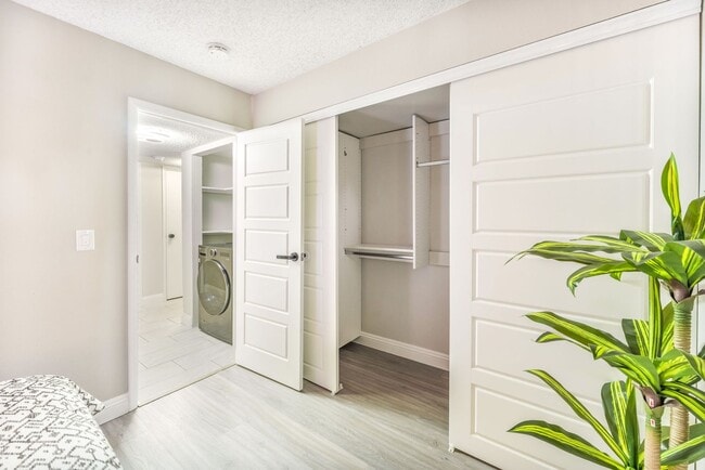 Building Photo - 4441 Rich Dr