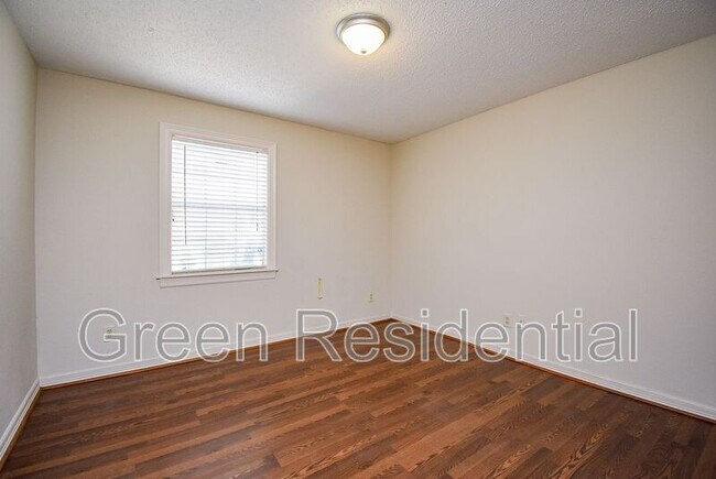 Building Photo - 11366 Oakcenter Dr