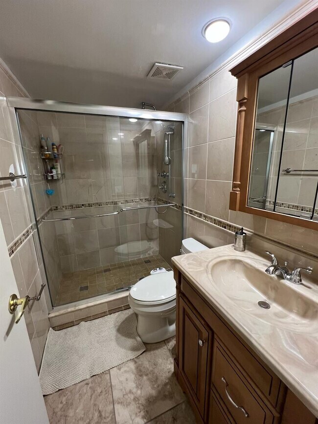 Building Photo - 3800 Galt Ocean Dr