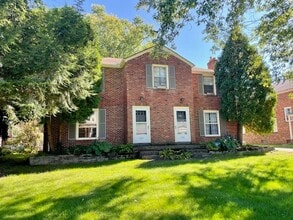 Building Photo - WOODLAND NEIGHBORHOOD - 3 Bedroom Move-In ...