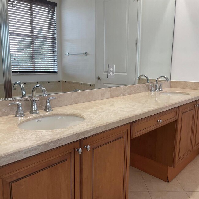 Building Photo - 3020 NW 125th Ave