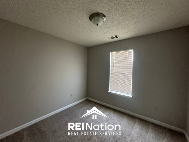 Building Photo - 3BR/2BA Cordova Rental with High Ceilings, Tile Kitchen Flooring & Fireplace