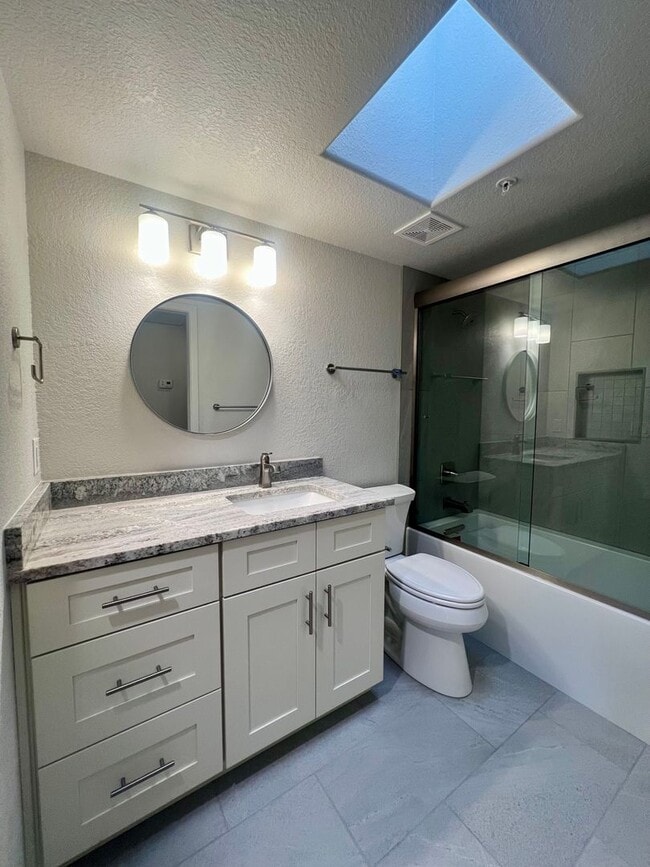 Building Photo - Unfurnished, 1-year long-term rental, Procure Only