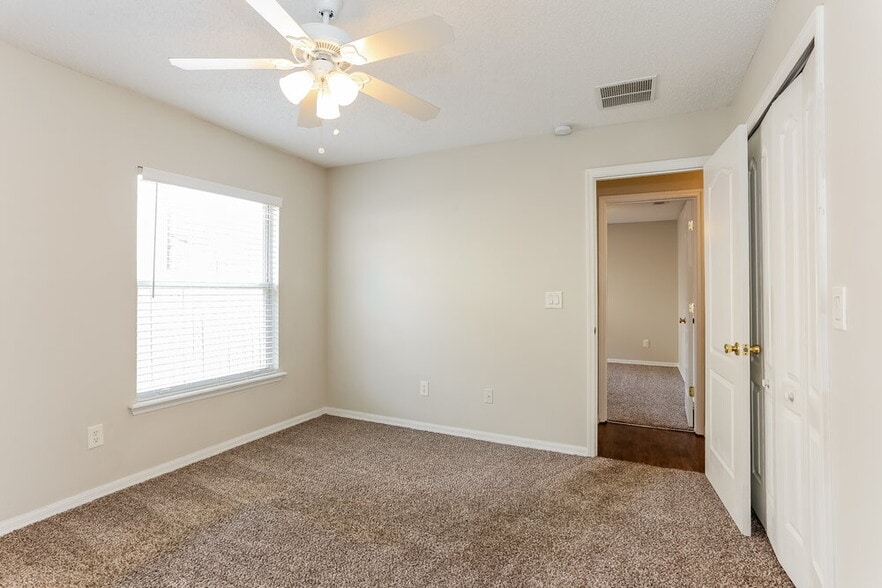 Building Photo - 2392 Watermill Dr