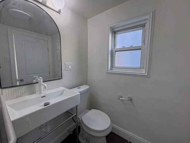 Building Photo - 2039 Green St