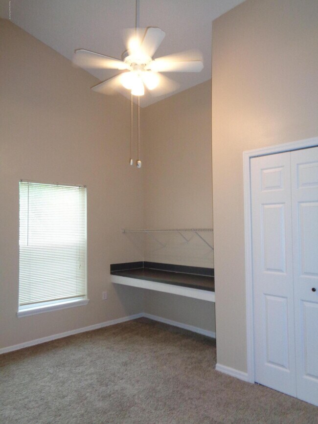 Building Photo - 2600 Alicia Ln