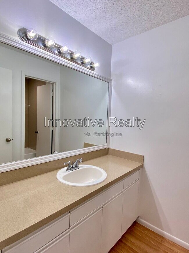 Building Photo - 6400 Lake Horseshoe Dr