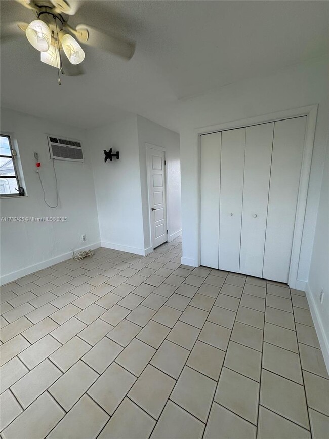 Building Photo - 8520 SW 29th St