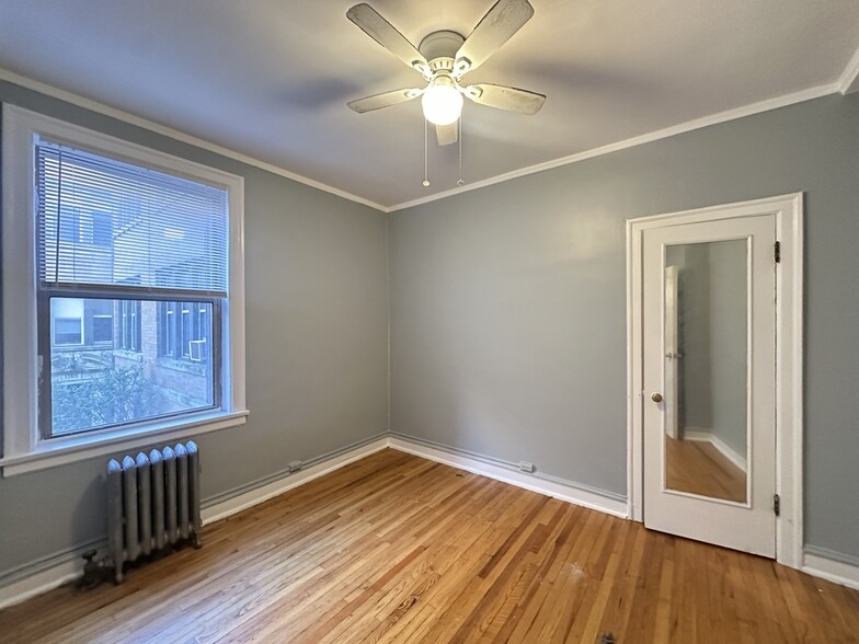 Building Photo - 1369 W Estes Ave