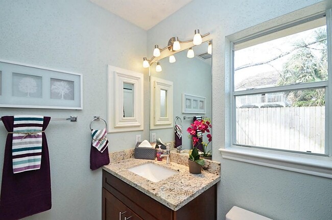 Building Photo - 1103 Parkhaven Ln