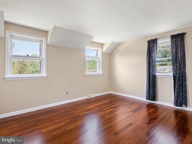 Building Photo - 612 Bough Rd