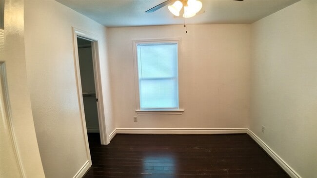 Building Photo - 3614 Mainer St