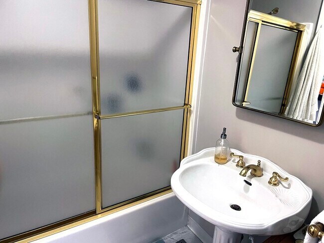 Building Photo - 319 Dartmouth St