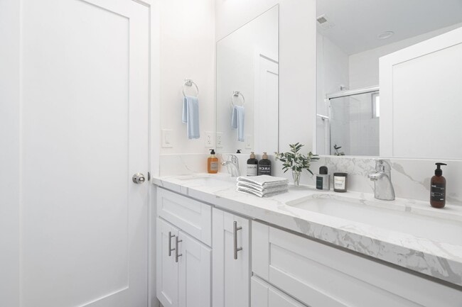 Building Photo - 4842 College Ave