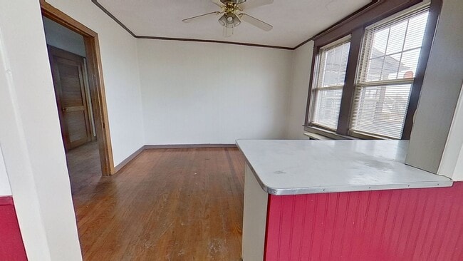 Building Photo - 1303 Mt Rose Ave