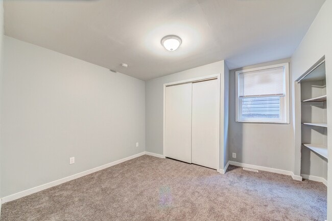 Building Photo - 438 Kathleen St