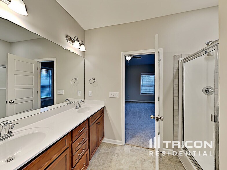 Building Photo - 809 Ellyson Dr